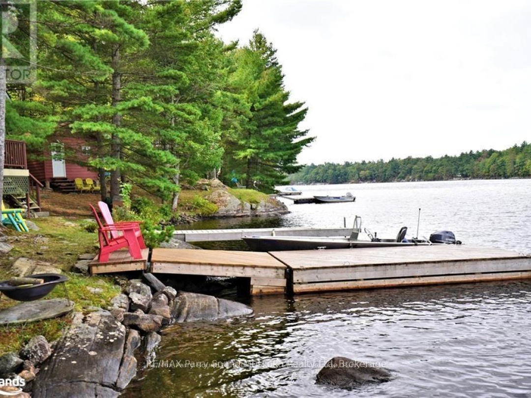 121 Healey, Healey Lake