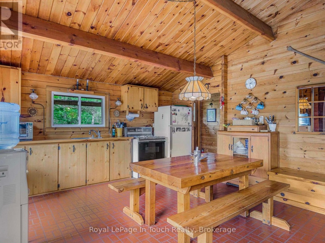 B207 10 Wahsoune Island, Georgian Bay