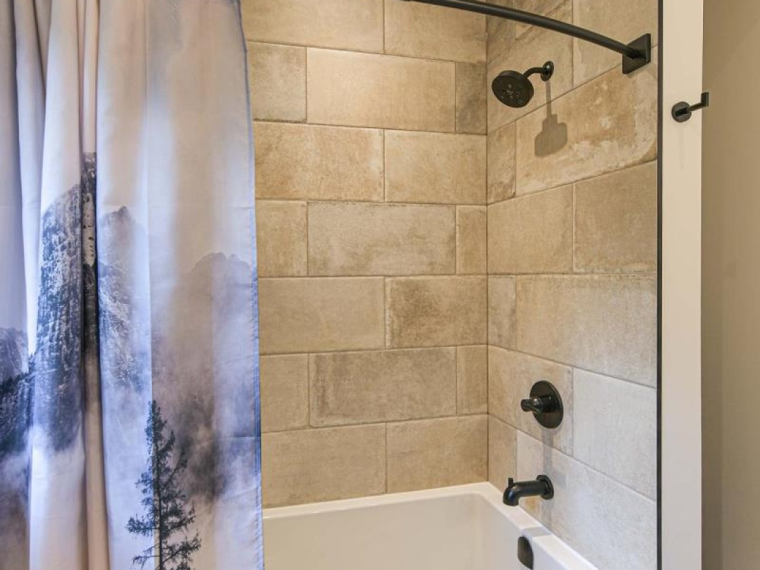 3082 FAIRGROUNDS ROAD, 