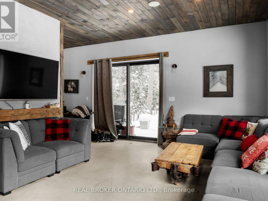 1039 Viewpoint Trail W, Lake Muskoka