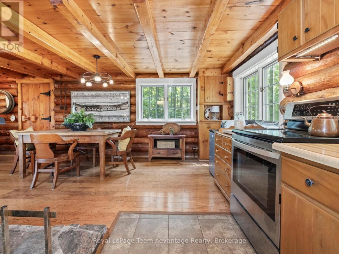 25 LIMBERT LANE N, 