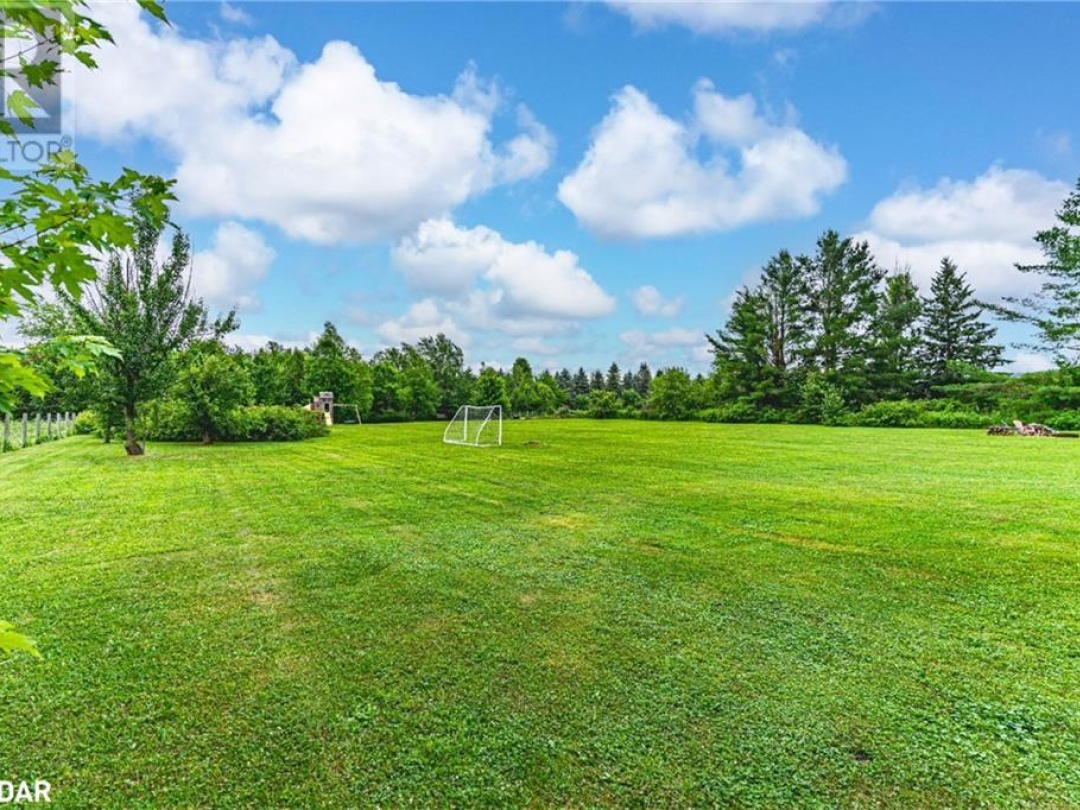 285 WARMINSTER Sideroad, 