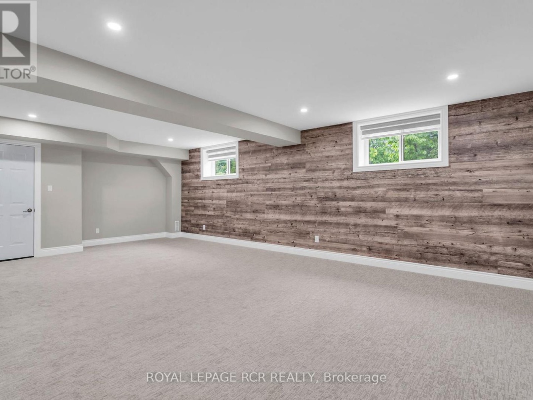 2360 HONEY HARBOUR ROAD, 