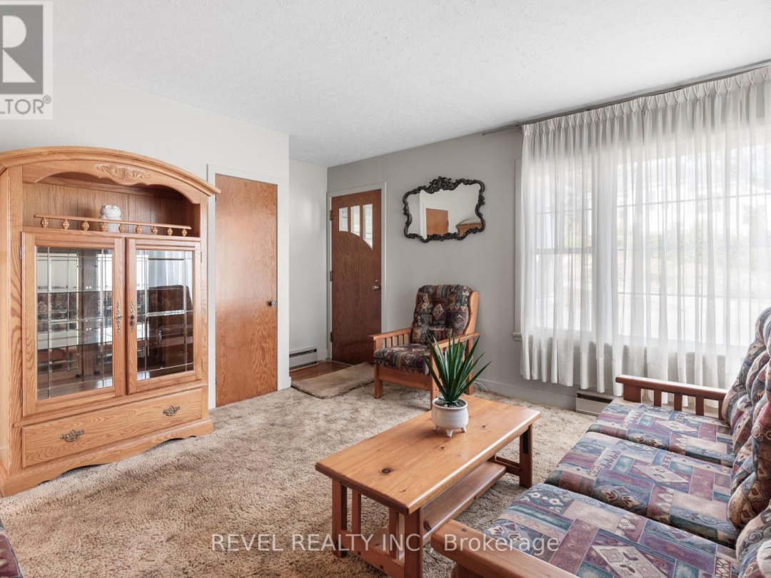 72 KING STREET W, 