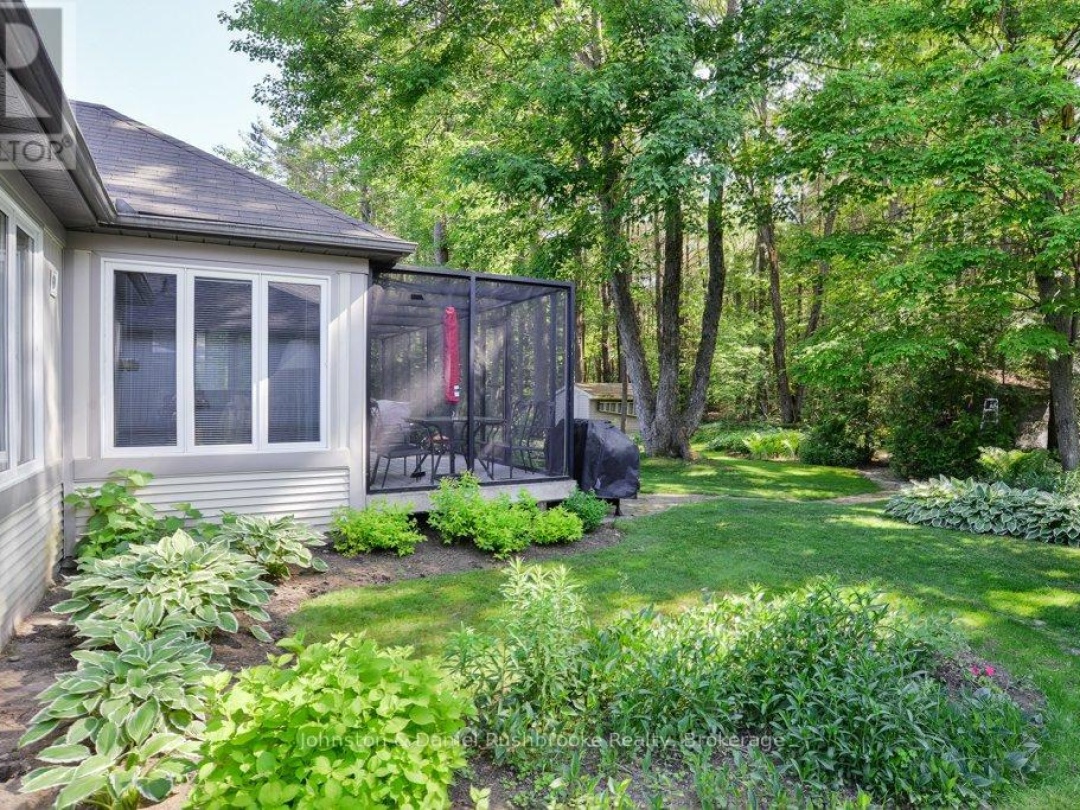 21 PINERIDGE GATE E, 