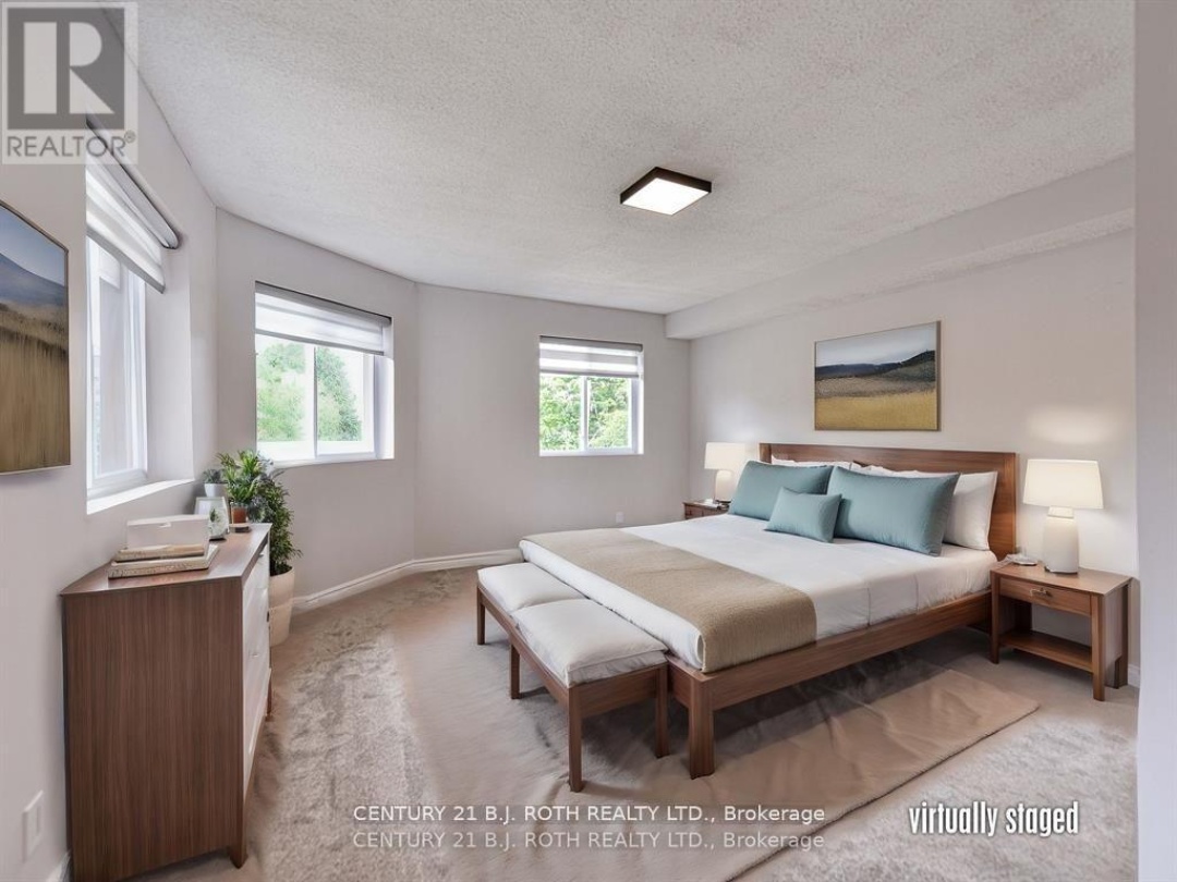 302 - 125 BOND STREET, 