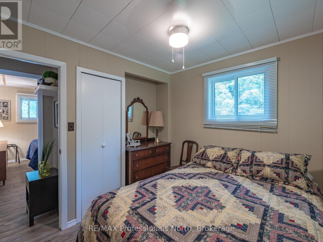 1582 HOSPITALITY LAKE ROAD, 