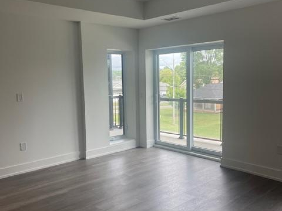 207 19B West Street N, Kawartha Lakes (Fenelon Falls)