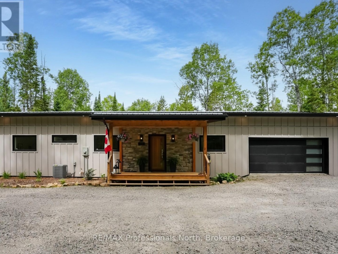 1086 STOTHART CREEK ROAD, 