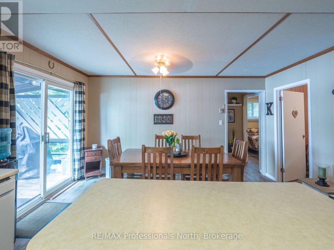 1582 HOSPITALITY LAKE ROAD, 