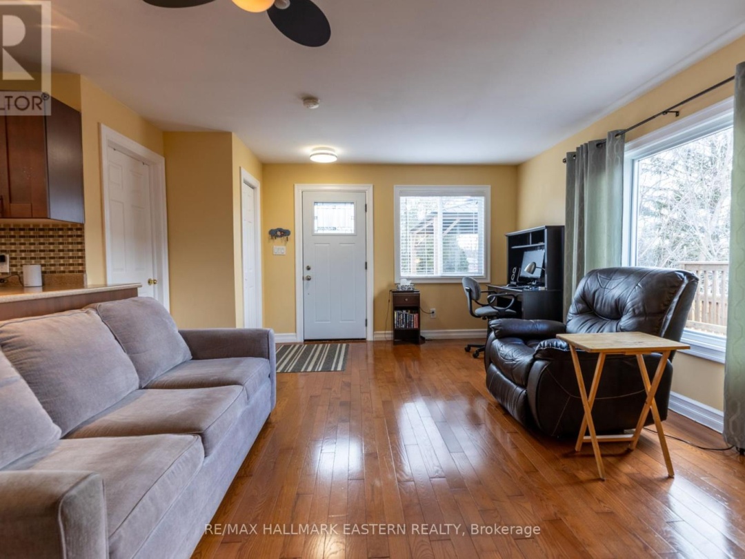 4 Hollyville Boulevard, Sturgeon Lake