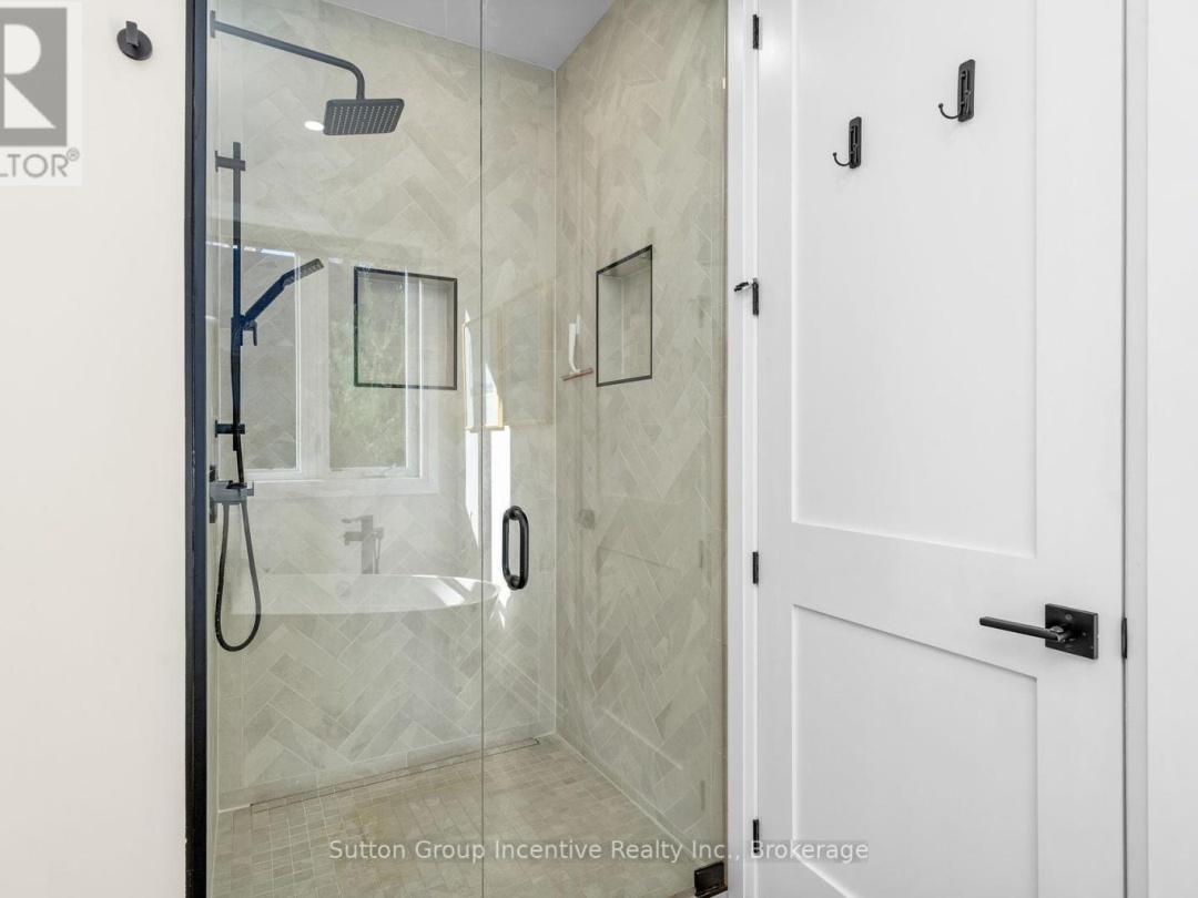 24 ST GEORGES COURT, 