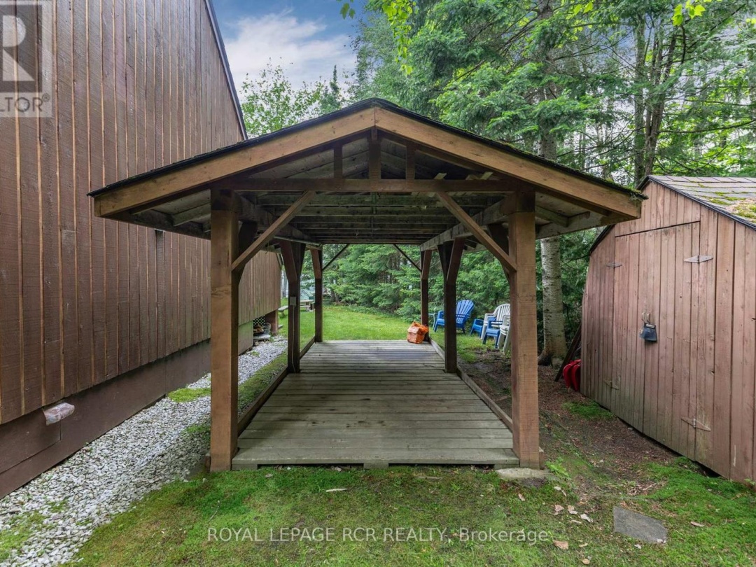 1034 BIRD LAKE CRESCENT, 