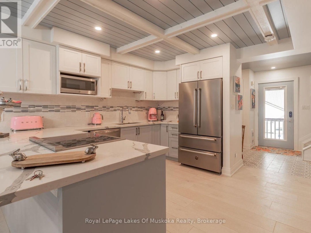 208 10 Coveside Drive, Fairy Lake