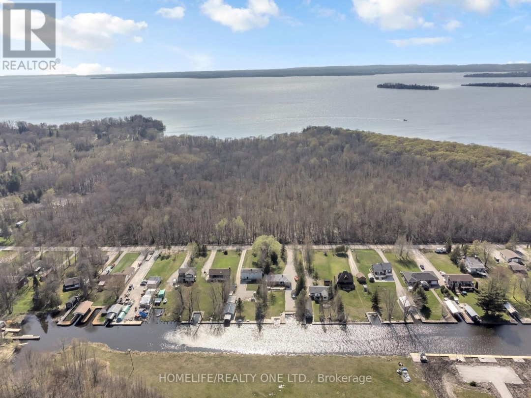 4055 Glen Cedar Drive, Lake Simcoe