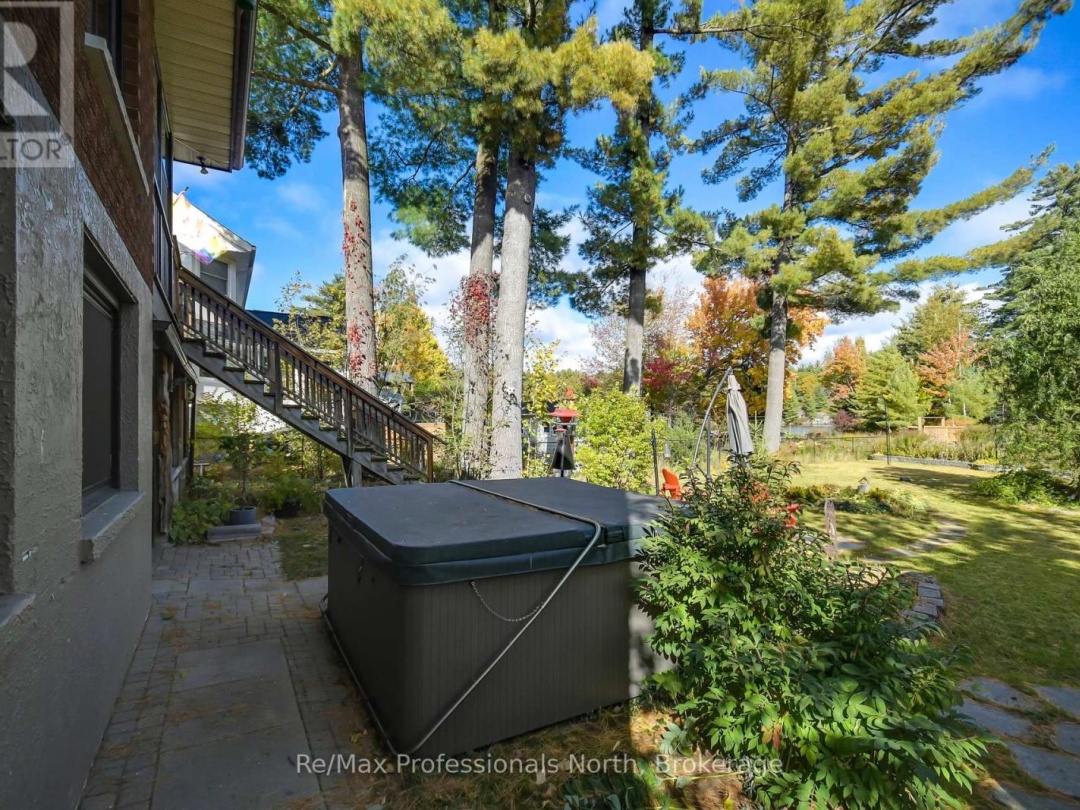 324 Bethune Drive N, Gull Lake