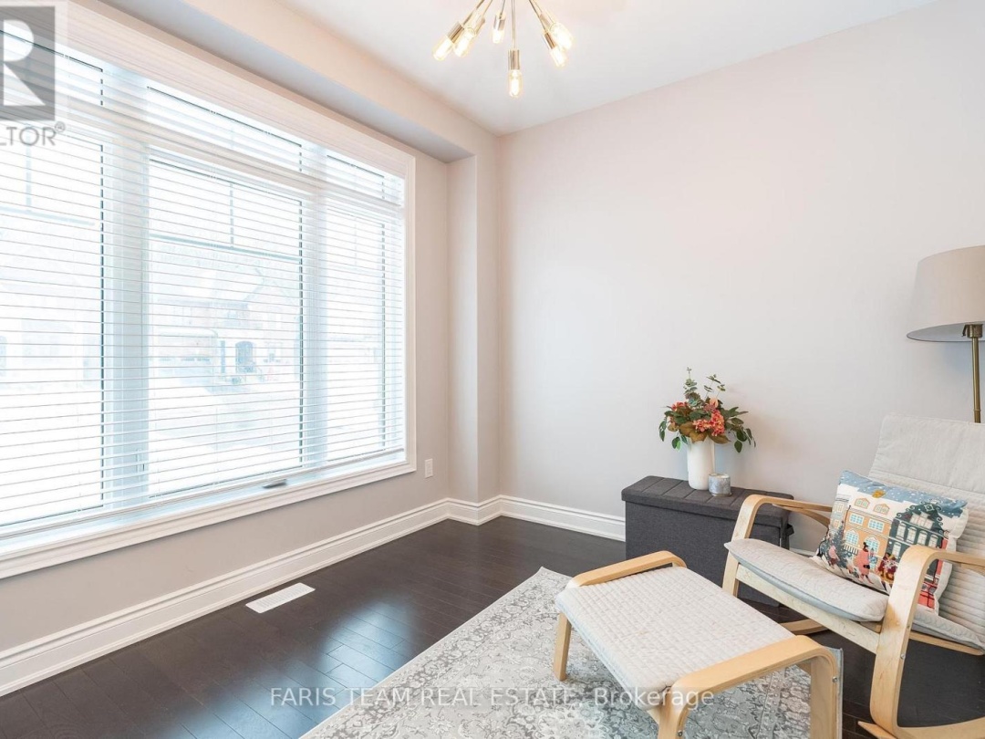 3096 Orion Boulevard, Orillia
