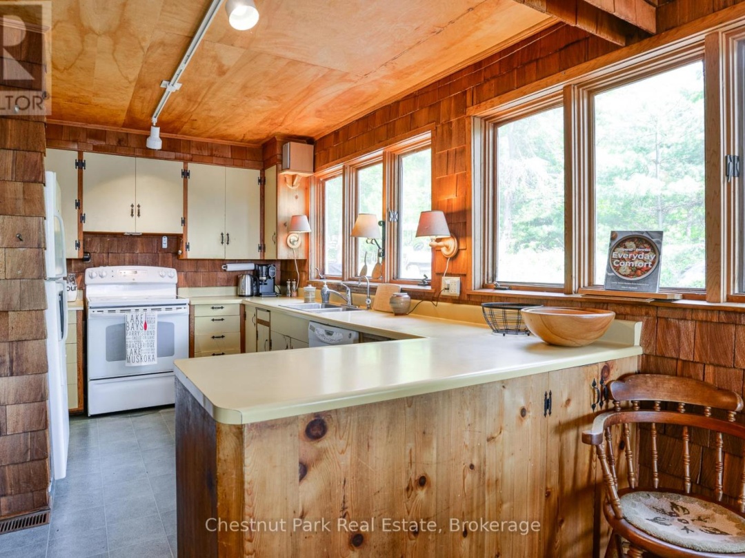 8 - 1869 MUSKOKA 118 ROAD W, 