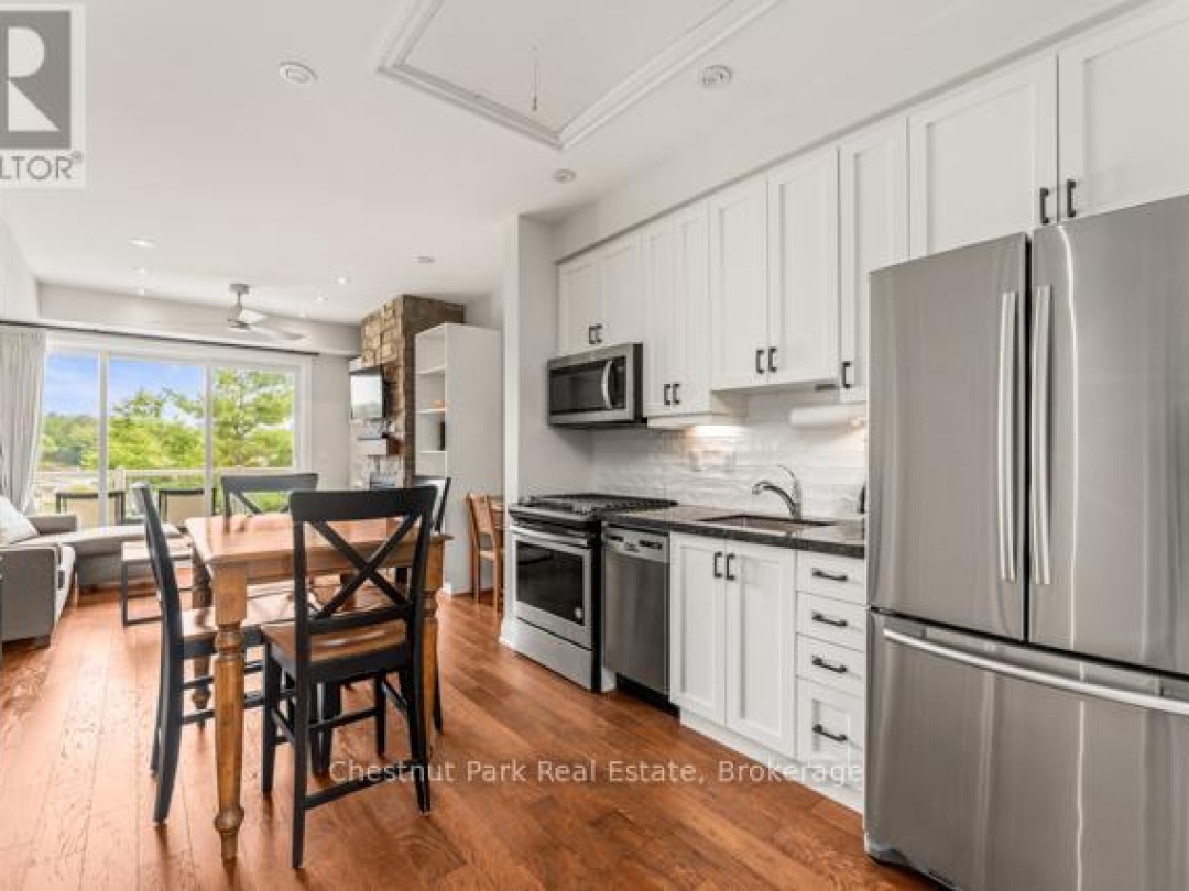 B#206 - 1869 MUSKOKA ROAD 118 HIGHWAY W, 