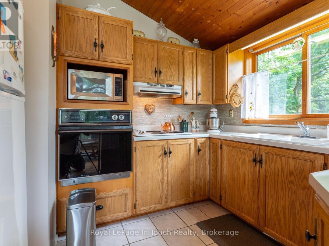 3098 ISLAND 1040, 