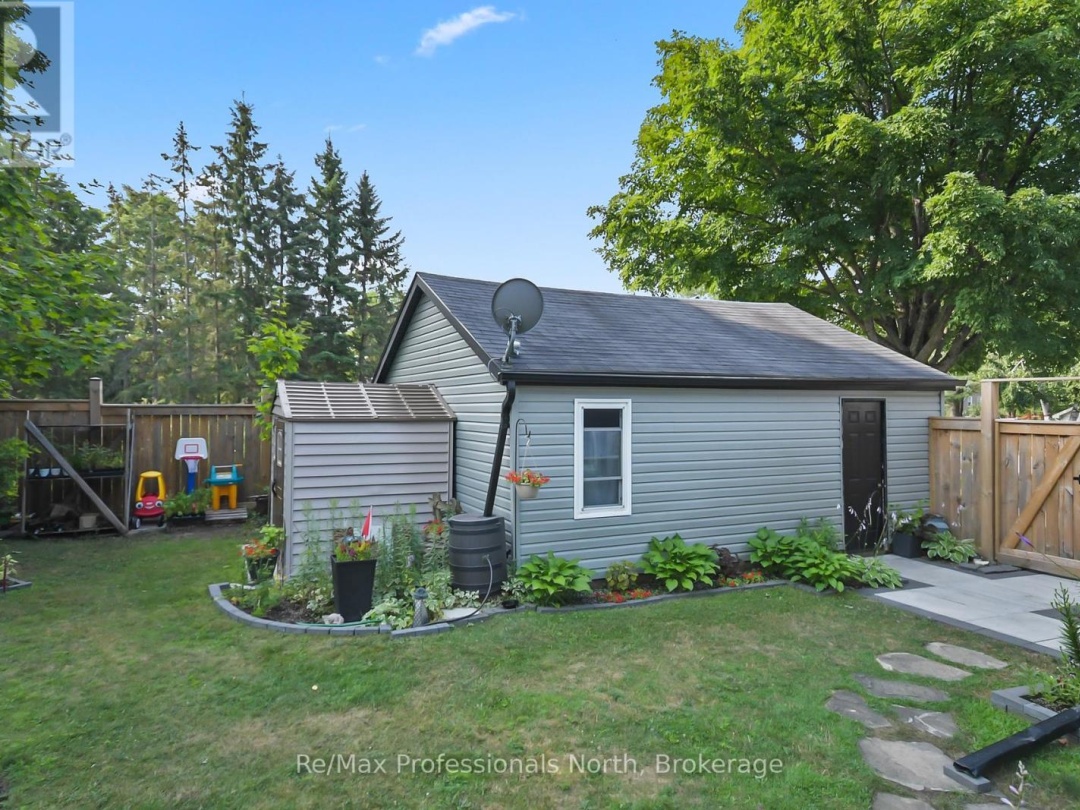 450 MARY STREET N, 