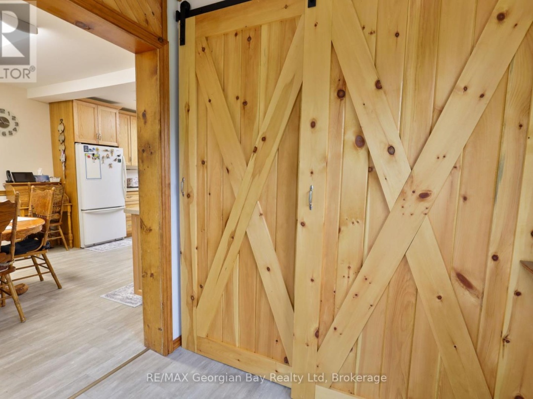 3485 Fraser Lane, Tay