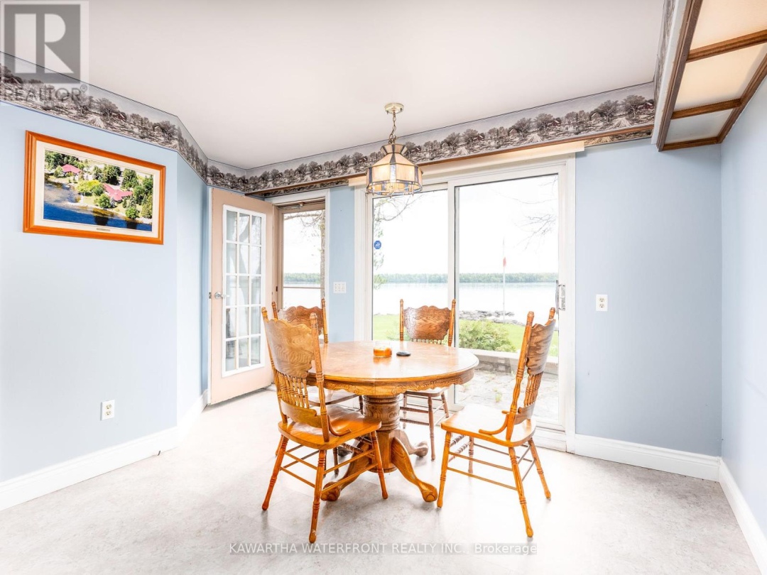 557 Riverside Drive, Pigeon Lake