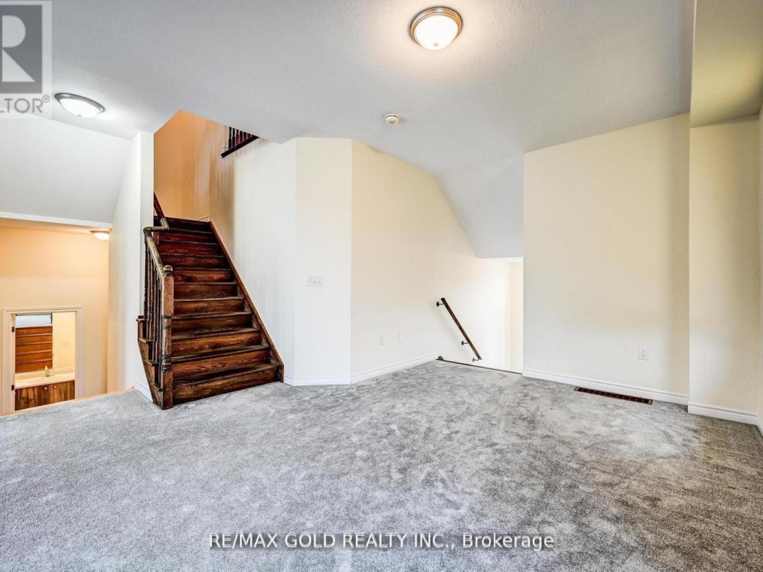 84 Atlantis Drive W, Orillia
