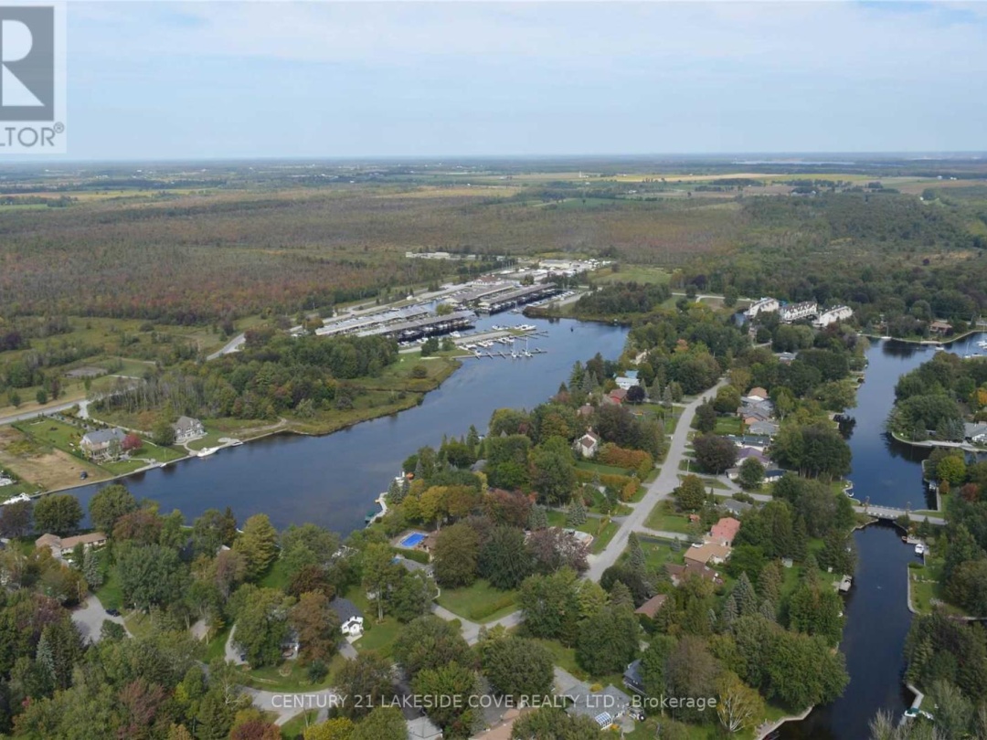 47 Paradise Boulevard, Lake Simcoe