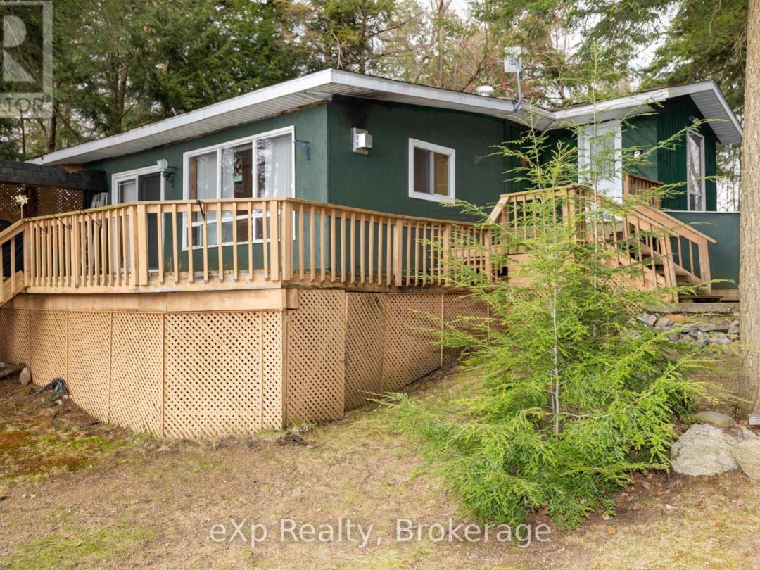 36 Roberts Lake Road E, Roberts Lake
