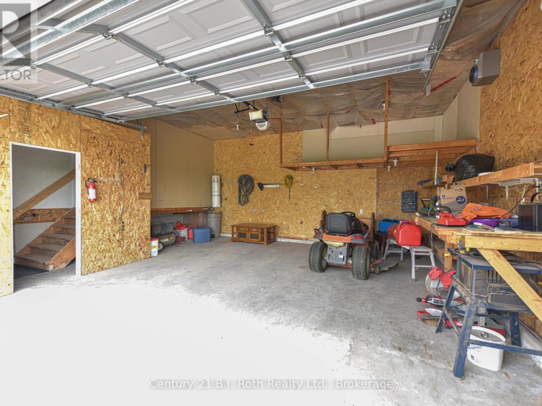 3516 Kirkfield Road, Dalrymple Lake