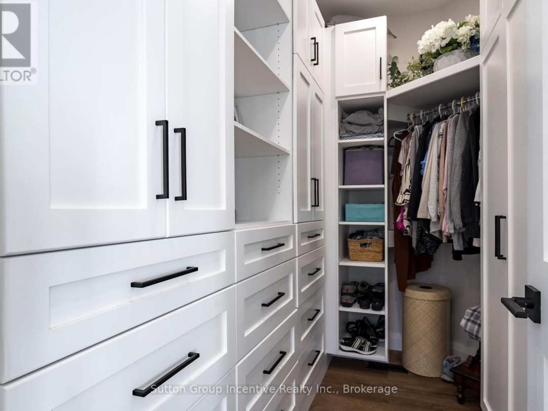 24 ST GEORGES COURT, 