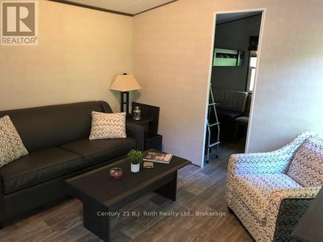 767 POPLAR CRESCENT, 