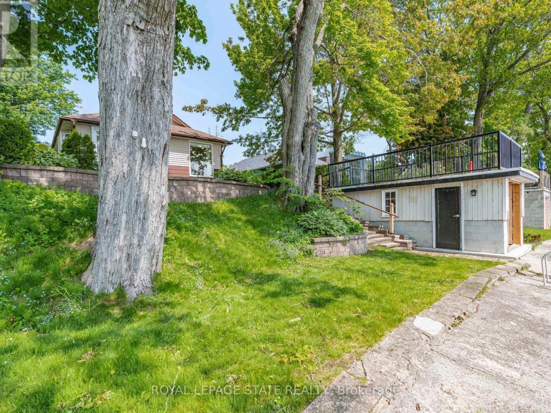 2703 LAKESIDE DRIVE, 