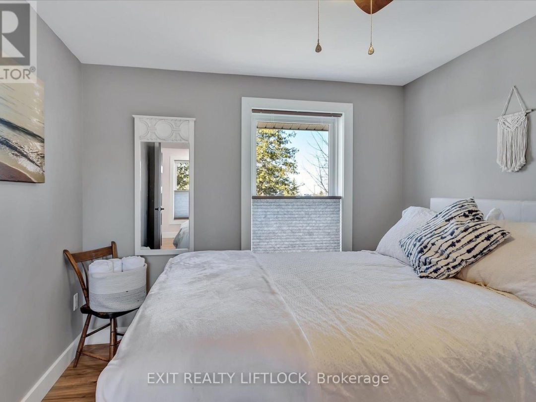 64 Front Street E, Pigeon Lake