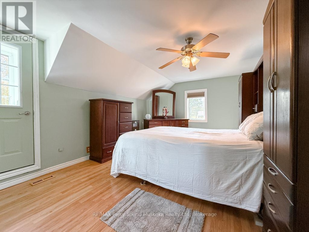 1862 DIVISION ROAD W, 