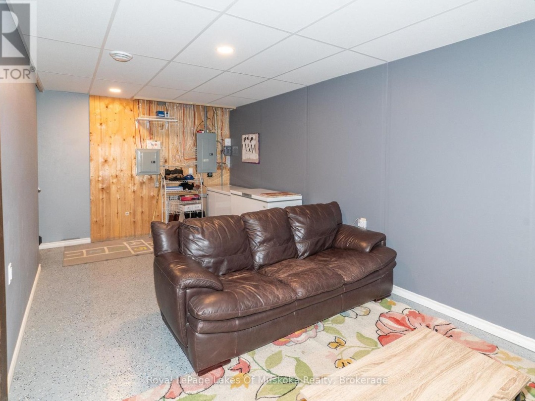 74 GLENCAIRN CRESCENT, 