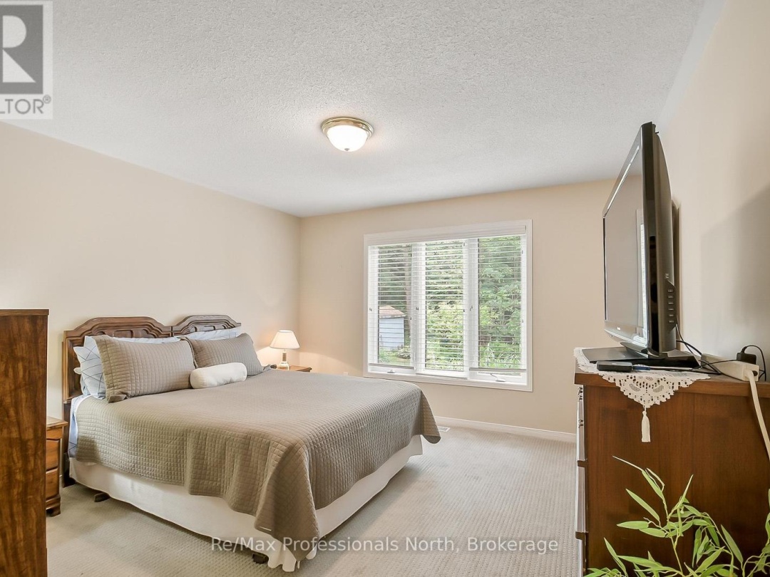15 PINERIDGE GATE, 