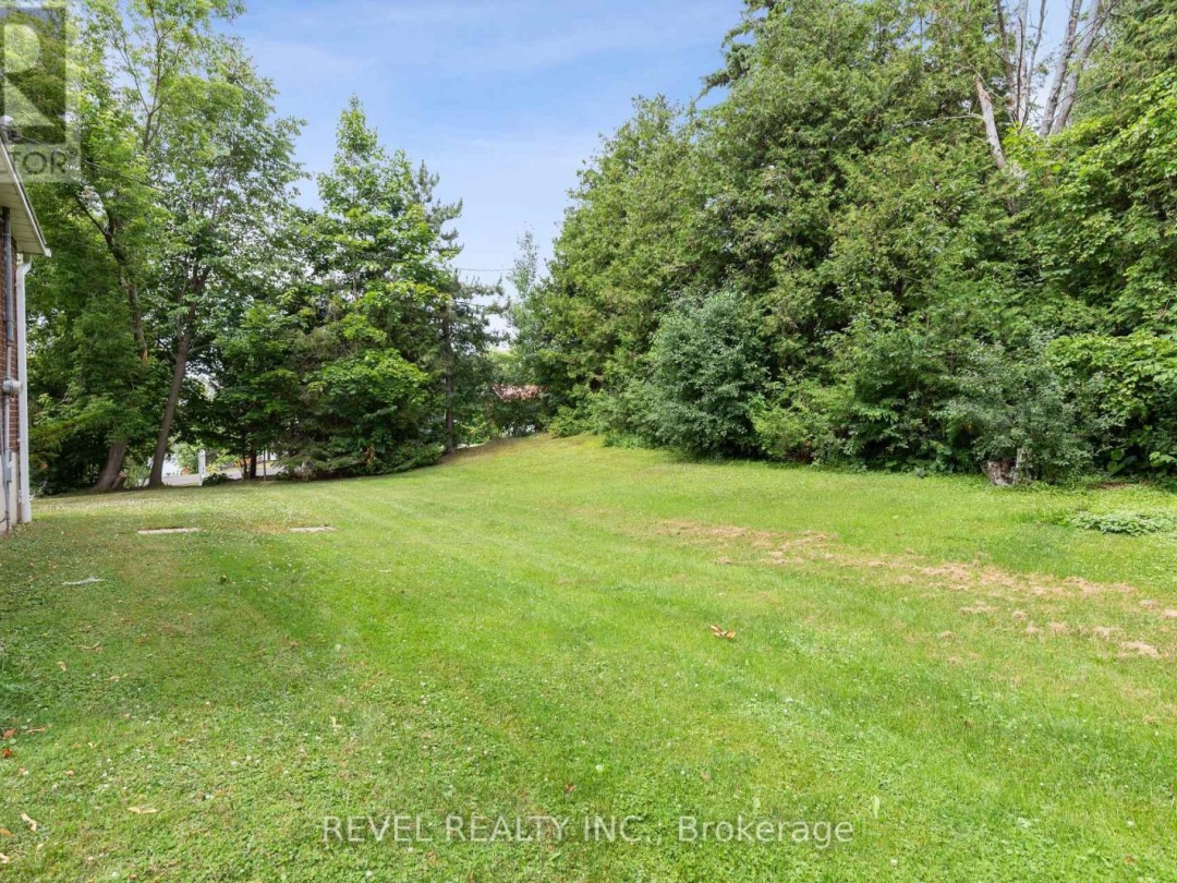 99 BOWEN ROAD, 