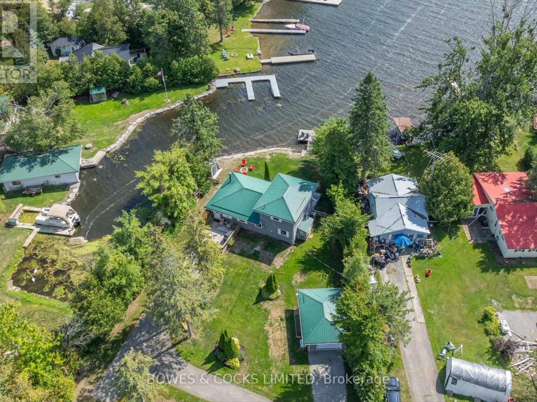 32 STURGEON GLEN ROAD, 