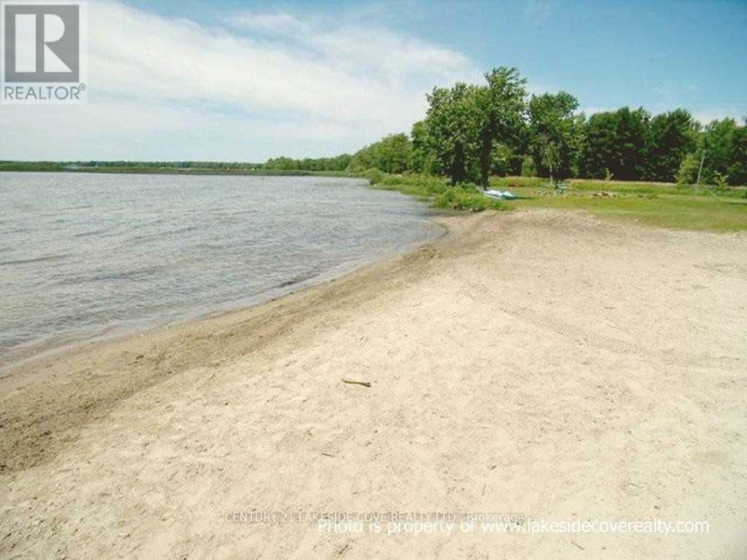 47 Paradise Boulevard, Lake Simcoe