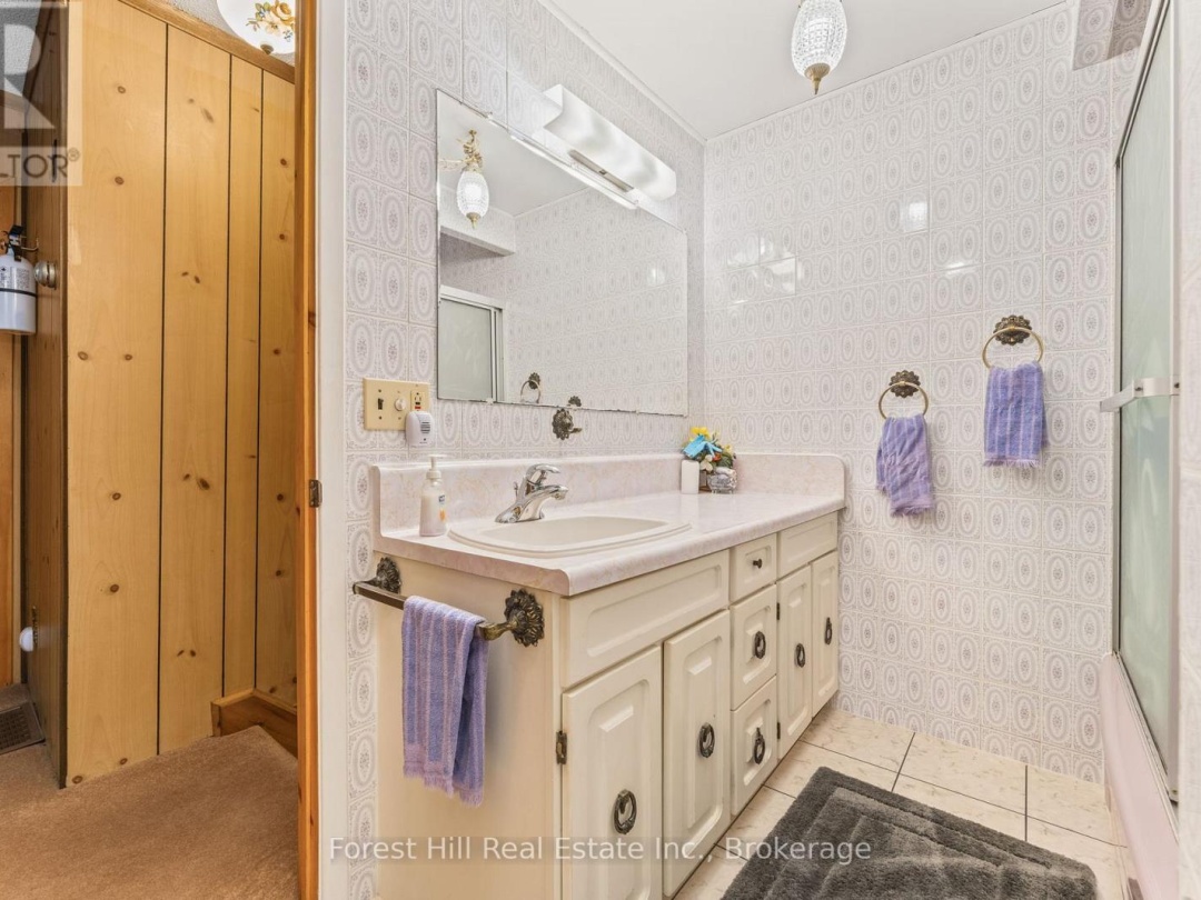 1062 PINE LAKE ROAD, 
