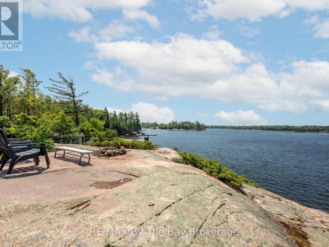 3572 ISLAND 820/MERMAID ISLAND, 