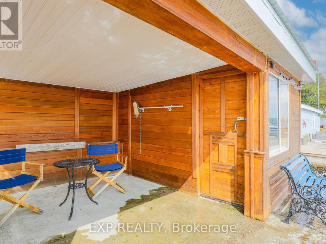 10 Sixth Street, Sturgeon Lake