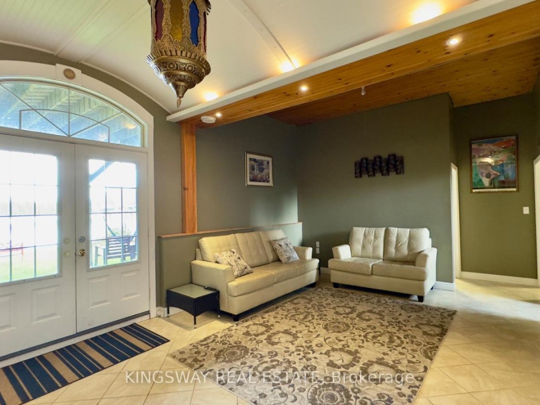 18 Mitchellview Road, Mitchell Lake