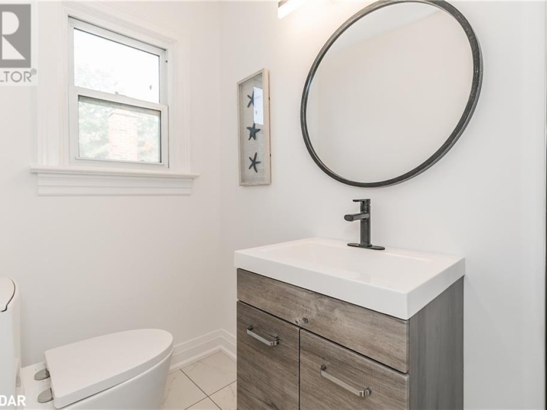 47 MOON POINT Drive, Lake Simcoe