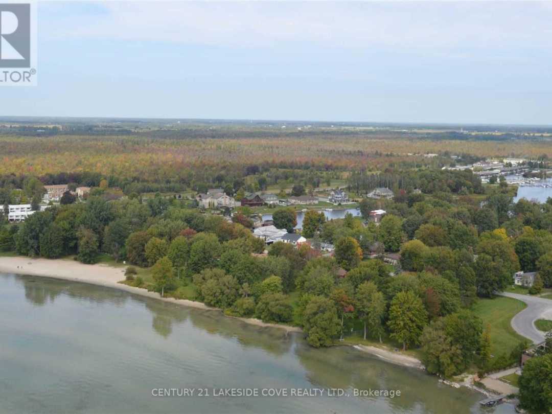47 Paradise Boulevard, Lake Simcoe