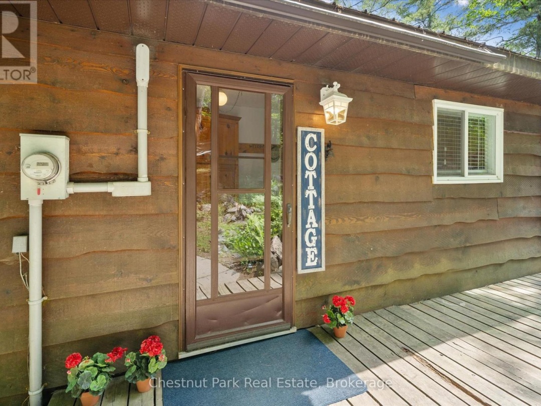 1082 MAPLEWOOD ROAD E, 