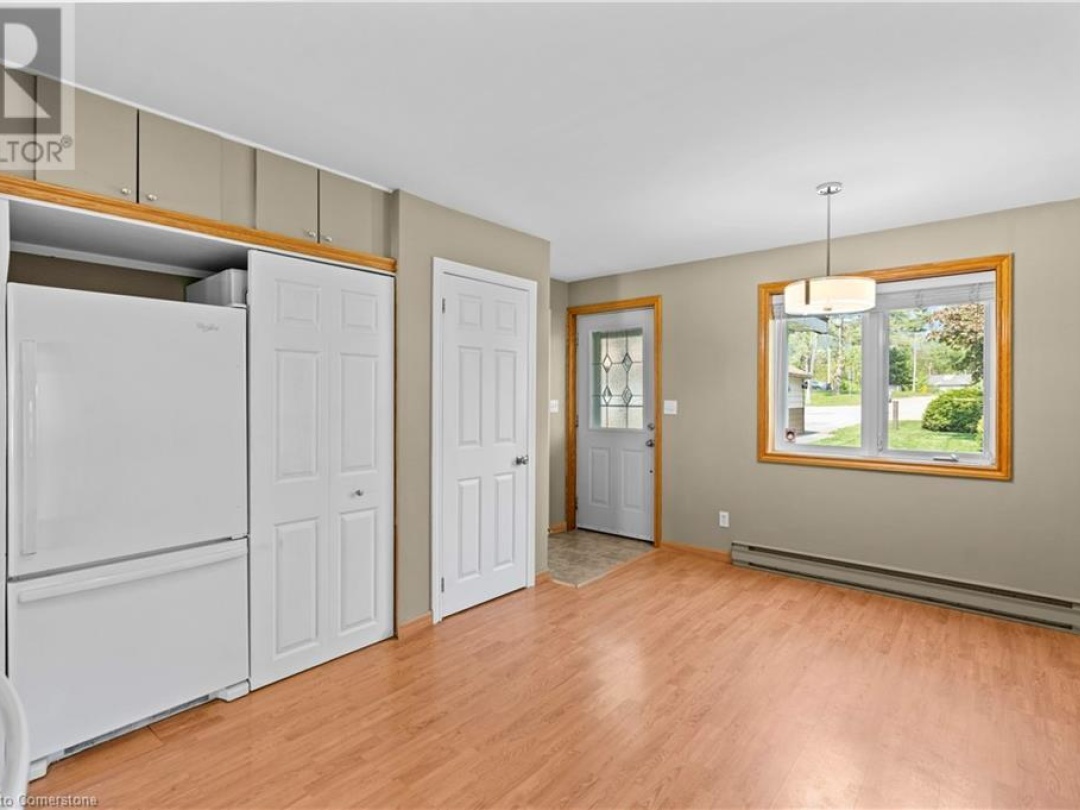 2703 LAKESIDE Drive, 