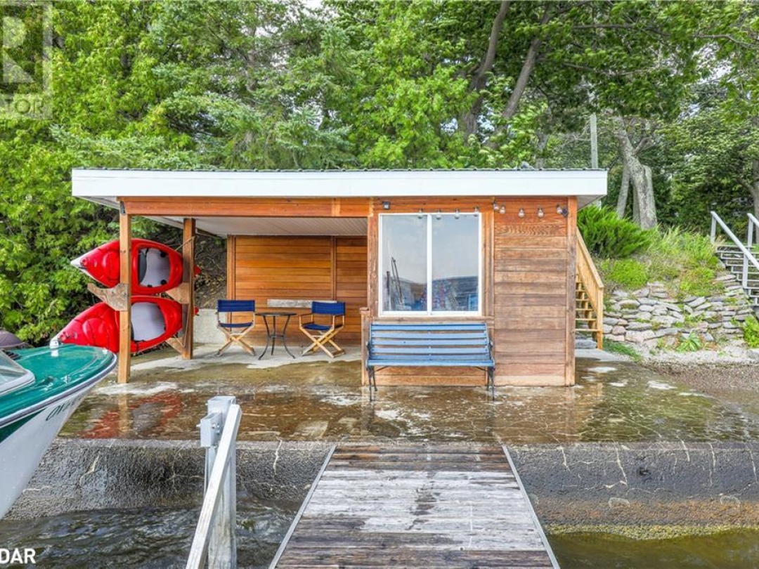 10 Sixth Street, Sturgeon Lake